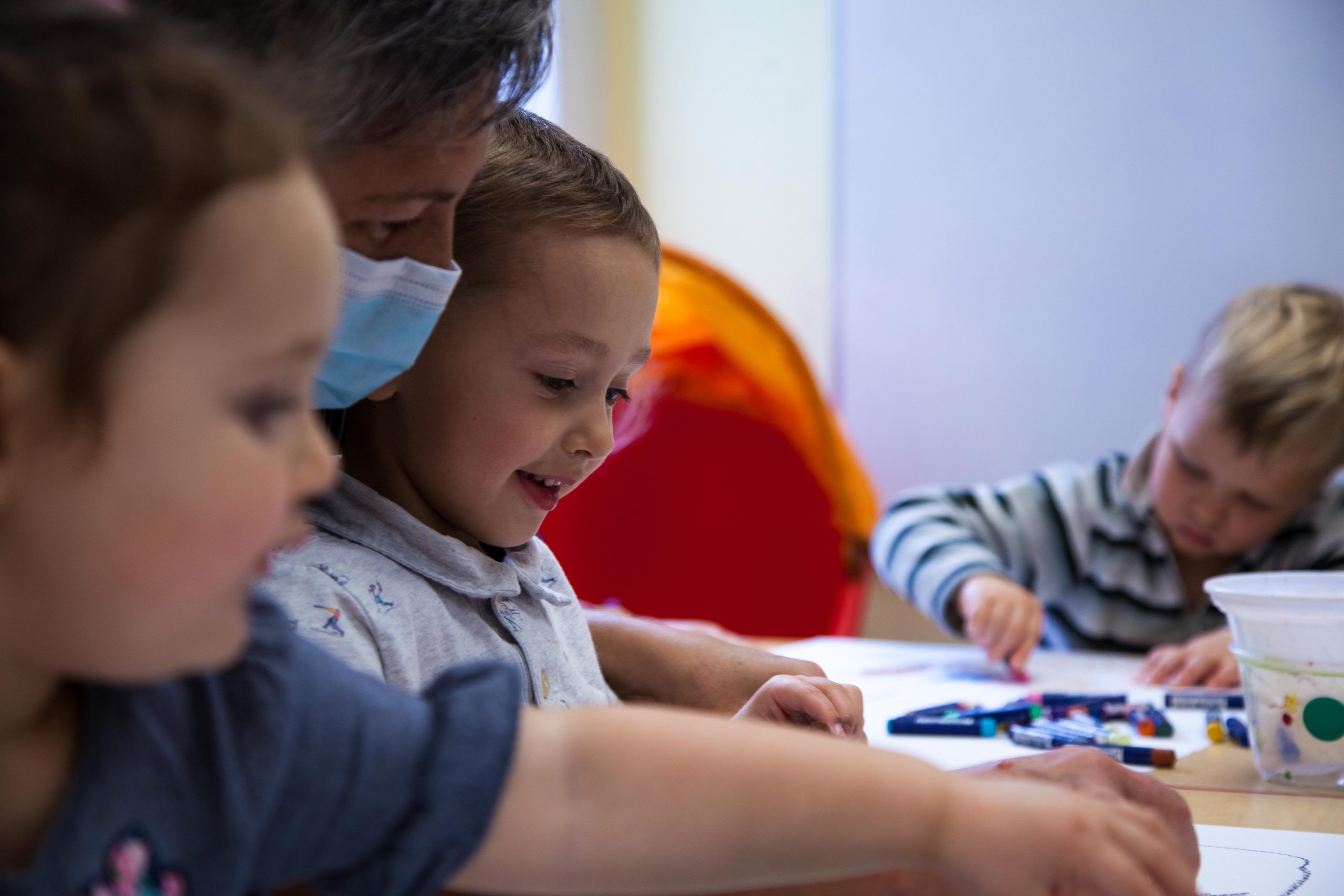Atelier créatif avec petits de CPE - Musée d'art de Rouyn-Noranda